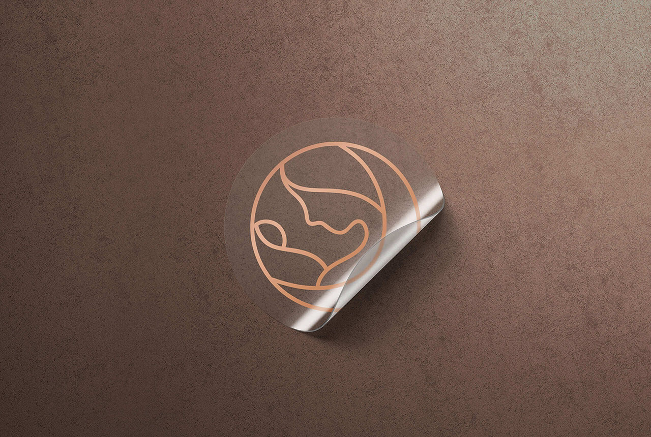 新月集 The Crescent／品牌企劃設計／產後護理之家／以溫柔安定的品牌語言傳達產後照護價值 The Crescent／Brand Strategy & Identity／Postpartum Care Center／A warm and reassuring identity expressing attentive postpartum care